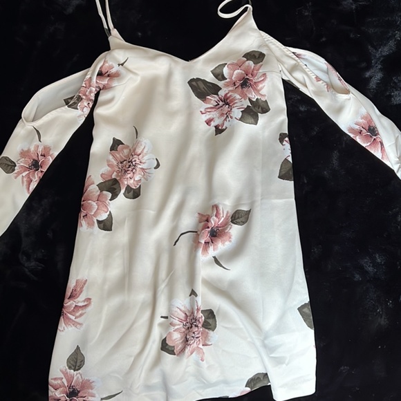 Floral mini dress with cut out arms, Dynamite - Picture 1 of 2